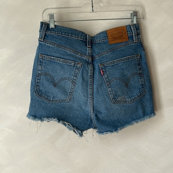 Levi's Ribcage Jean Shorts size 27 button fly denim jorts - Picture 6 of 9